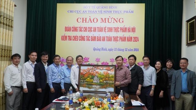 Chi cục An toàn vệ sinh thực phẩm Hà Nội kiểm tra  công tác bảo đảm an toàn thực phẩm năm 2024 tại Chi cục An toàn vệ sinh thực phẩm Quảng Bình