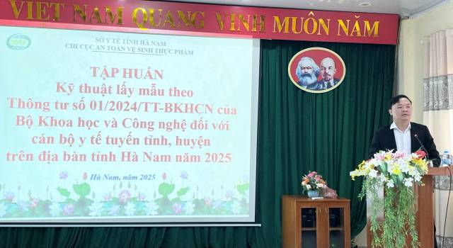 Hà Nam: Tập huấn kỹ thuật lấy mẫu theo Thông tư số 01/2024/TT-BKHCN của Bộ Khoa học và Công nghệ cho cán bộ y tế tuyến tỉnh, huyện.
